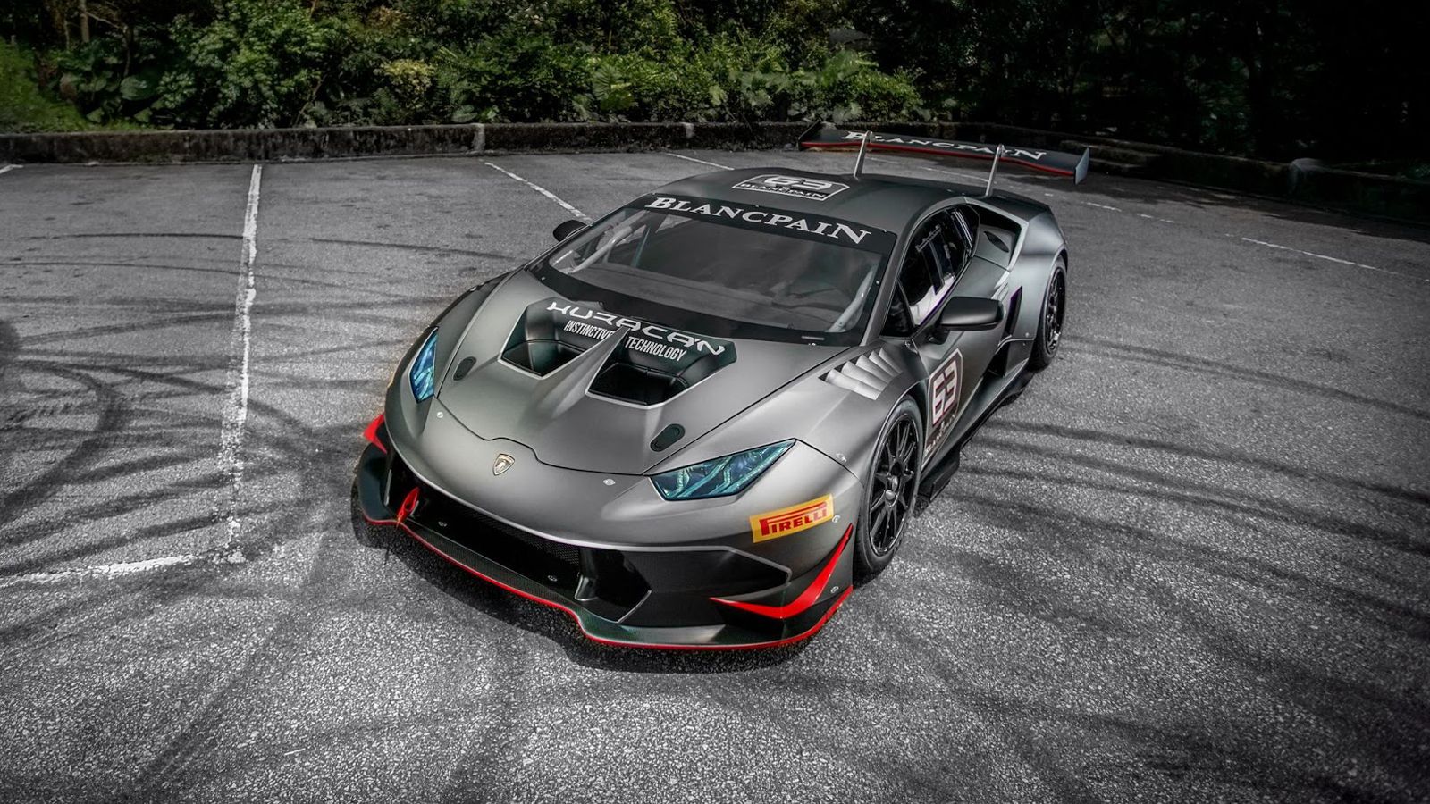 Μια πανέμορφη Lamborghini Huracan Super Trofeo έφτασε στις ακτές του Χονγκ Κονγκ. To αγωνιστικό όχημα δημιουργήθηκε για το πρωτάθλημα Lamborghini Blan